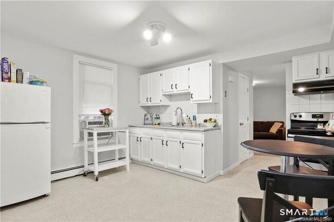 102 Wooster St in Shelton, CT - Building Photo - Building Photo