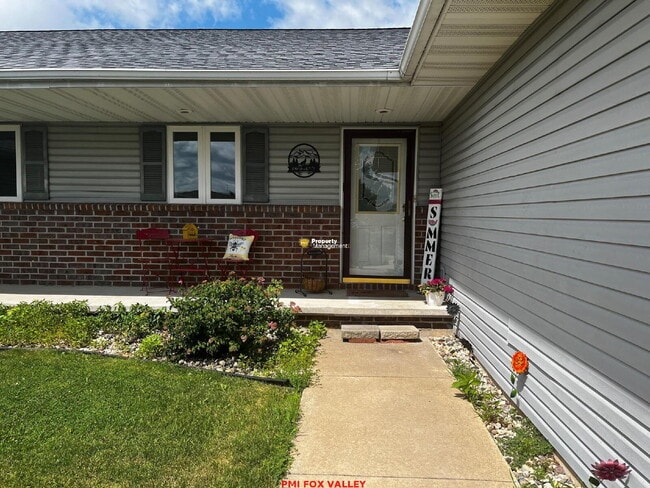 W7087 Buttercup Ct in Greenville, WI - Building Photo - Building Photo