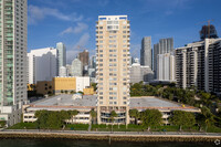 Isola in Miami, FL - Foto de edificio - Building Photo