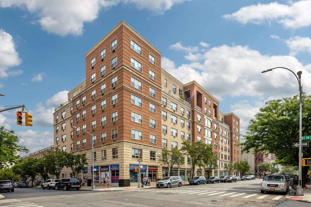 Madison Court Apartments in New York, NY - Building Photo