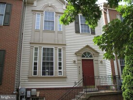 8176 Skelton Cir in Falls Church, VA - Building Photo