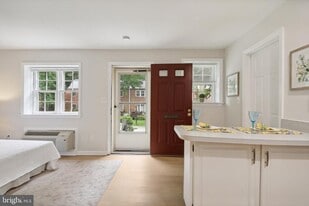 6638 Hillandale Rd in Bethesda, MD - Building Photo