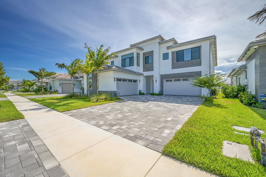 9979 Migration Pt in Palm Beach Gardens, FL - Building Photo