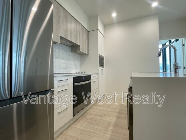 3699-3699 Capozzi Rd in Kelowna, BC - Building Photo - Building Photo