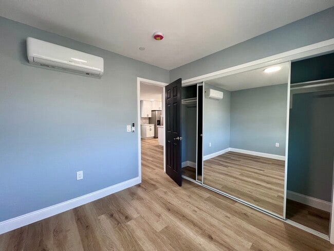 2862 Amulet St, Unit 2860 in San Diego, CA - Building Photo - Building Photo
