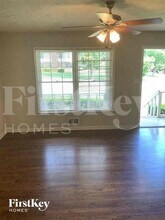 2700 Flintlock Ln SW in Marietta, GA - Foto de edificio - Building Photo