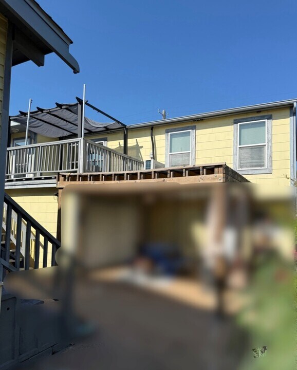 3720 Avenue P 1/2 Rear in Galveston, TX - Building Photo