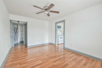 5320 Polk St in Houston, TX - Building Photo - Building Photo