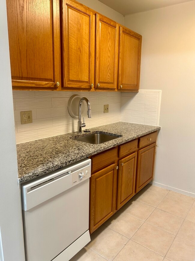125 Perrin St, Unit 14