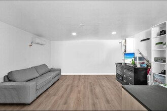 7151 Taft St in Hollywood, FL - Building Photo - Building Photo