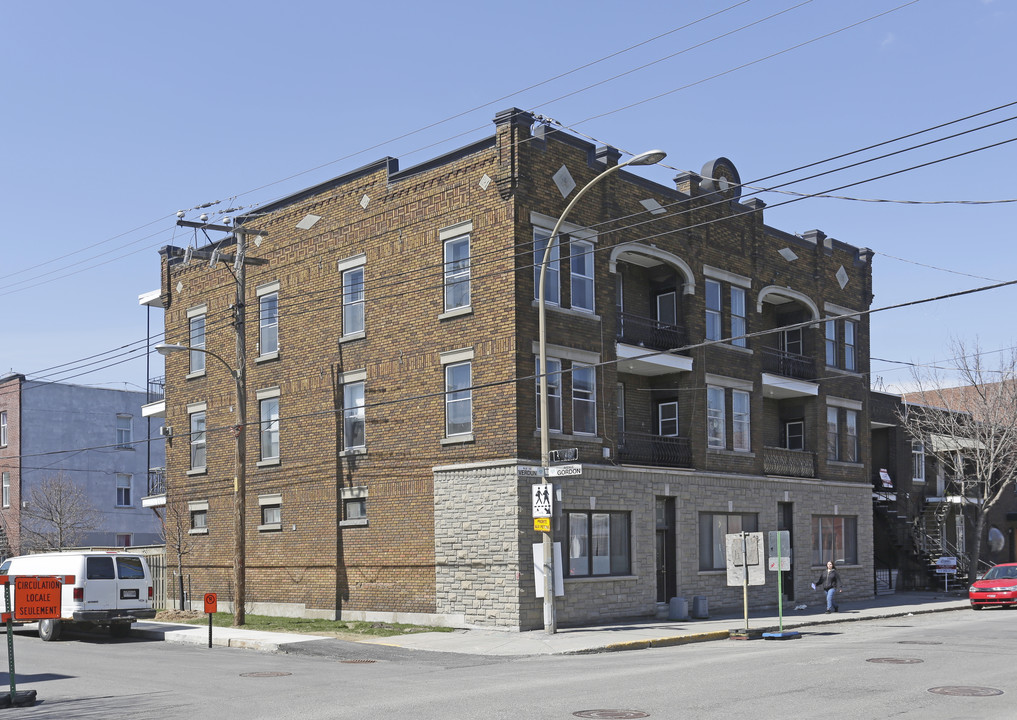 4281 de Verdun in Montréal, QC - Building Photo