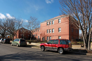 Congress Park Apartments