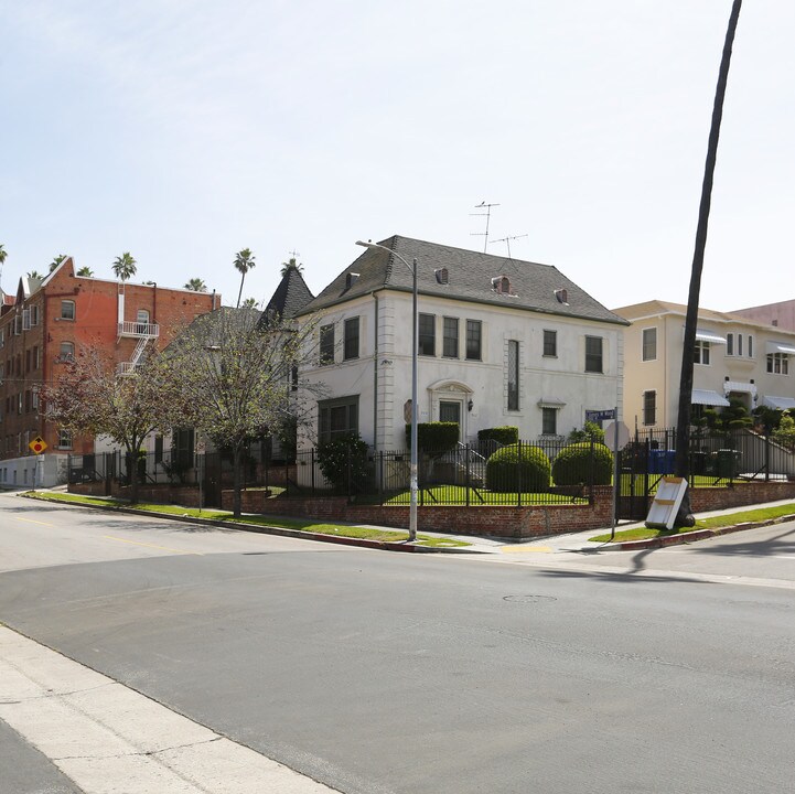 900 S Mariposa Ave in Los Angeles, CA - Building Photo