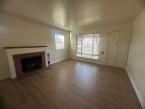 100 Ruth Ct in Sacramento, CA - Building Photo - Building Photo