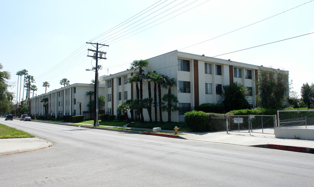 Parthenia Manor in Panorama City, CA - Building Photo