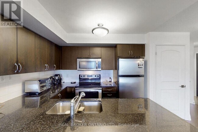 1060-1060 Sheppard Ave W in Toronto, ON - Building Photo - Building Photo