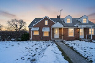 22856 Brittany Ave in Eastpointe, MI - Building Photo