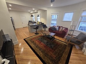 125 Liberty Rd in Somerville, MA - Foto de edificio - Building Photo