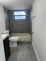 1463 Lake Crystal Dr in West Palm Beach, FL - Building Photo