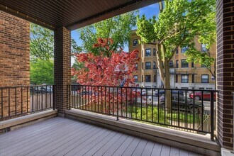 850 W Lill Ave in Chicago, IL - Building Photo - Building Photo