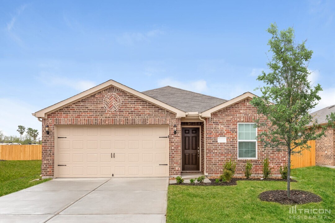 829 Painted Bison Dr in La Marque, TX - Building Photo