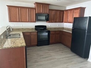 14458 Alistar Manor Dr in Wimauma, FL - Foto de edificio - Building Photo