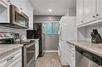 4403 Carter Creek Pky in Bryan, TX - Building Photo - Building Photo