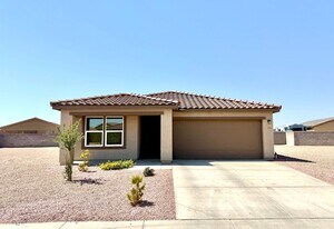 3594 Mariscal Dr in Kingman, AZ - Building Photo