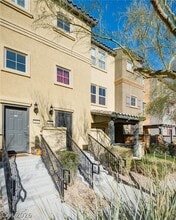 4650 Ranch House Rd in North Las Vegas, NV - Foto de edificio - Building Photo