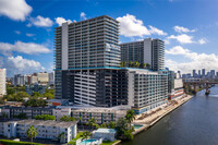 Lantower River Landing in Miami, FL - Foto de edificio - Building Photo