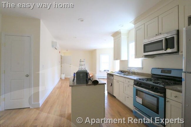 220 Massachusetts Ave in Arlington, MA - Building Photo - Building Photo