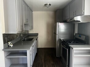 1031 N Harper Ave in West Hollywood, CA - Building Photo - Building Photo