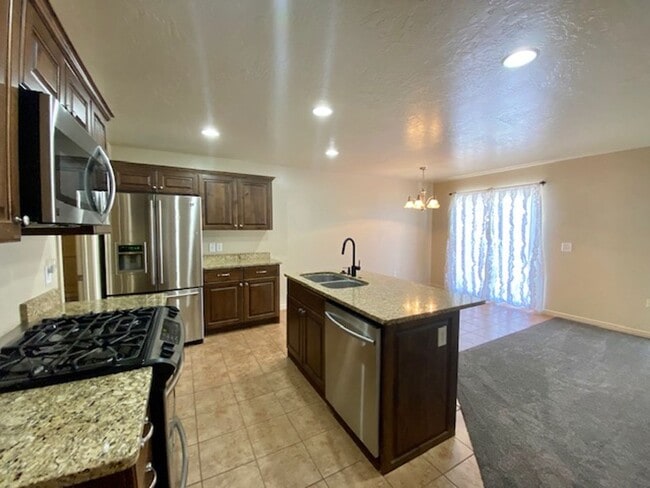 property at 1000 E Blf Vw Dr