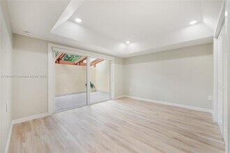 10421 SW 76th St in Miami, FL - Building Photo - Building Photo