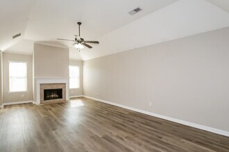 40 Willow Springs Ln in Oakland, TN - Building Photo - Building Photo