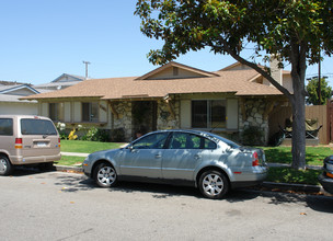 7591 Amazon Dr in Huntington Beach, CA - Building Photo - Building Photo