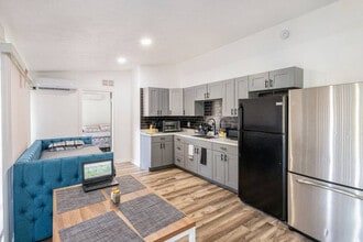 2301 Carlton Dr in Orlando, FL - Building Photo - Building Photo