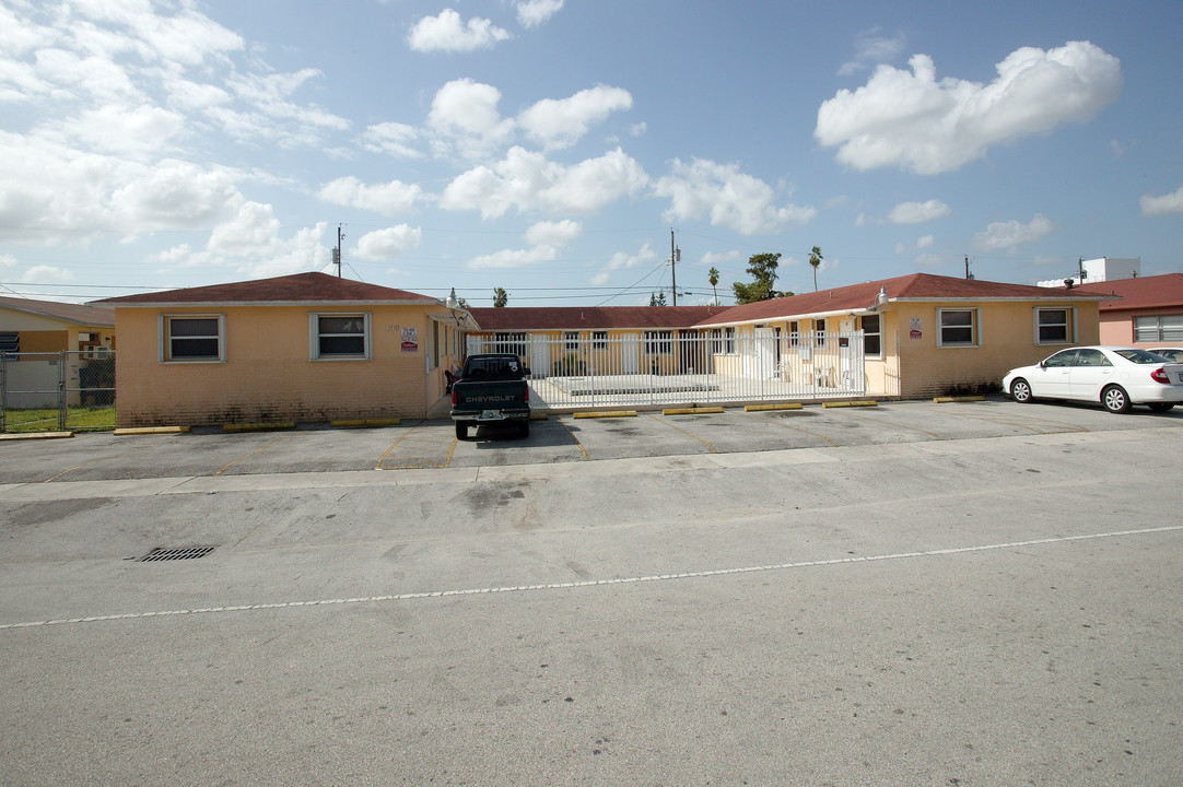 130 W 13th St in Hialeah, FL - Building Photo