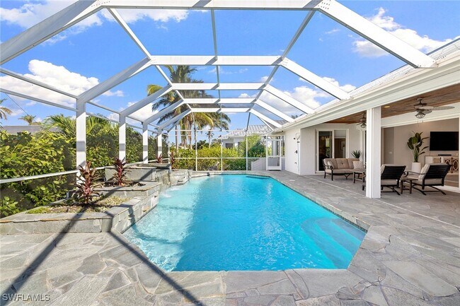 property at 1900 Sandpiper St