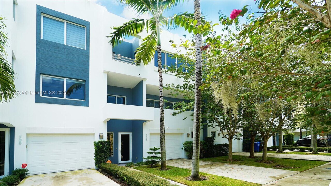 706 NE 5th St in Fort Lauderdale, FL - Building Photo