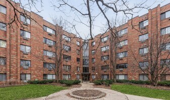 5310 N Chester Ave, Unit 106 in Chicago, IL - Building Photo