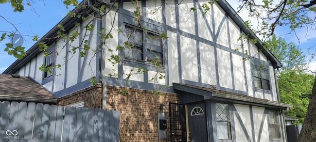 property at 3662 Tudor Park Dr