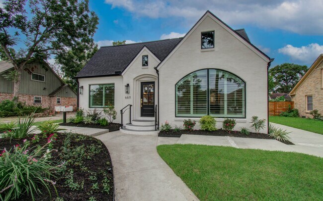 6611 Rockbridge Ln in Houston, TX - Building Photo - Building Photo