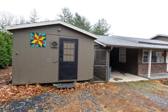 25 Brown Rd in Asheville, NC - Building Photo - Building Photo