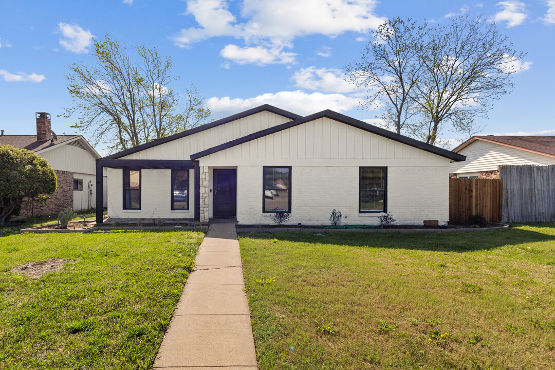 530 Edgemere Dr in Garland, TX - Building Photo
