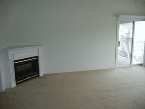 16803 Dover Dr, Unit 13 in Northville, MI - Building Photo - Building Photo