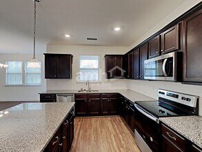 2149 Laurel Vlg Cir in Belmont, NC - Building Photo - Building Photo