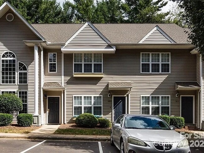 property at 1265 E Woodlawn Rd