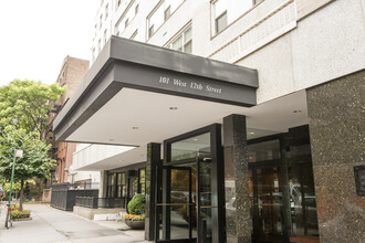 101 W 12th St, Unit 16N in New York, NY - Building Photo - Building Photo