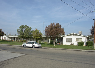 Senior Citizens Village in Fresno, CA - Foto de edificio - Building Photo
